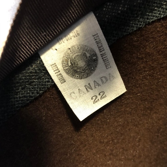 Vintage Georgette Velour Hat with Feather (read) - Picture 7 of 7